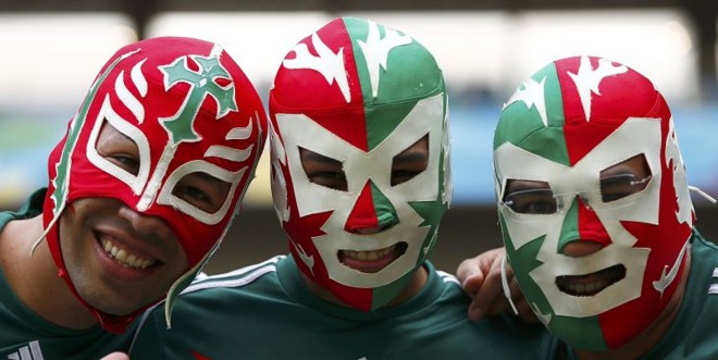 Torcedores mexicanos marcam presença nas arquibancadas da Arena Pernambuco para o jogo entre Croácia e México |