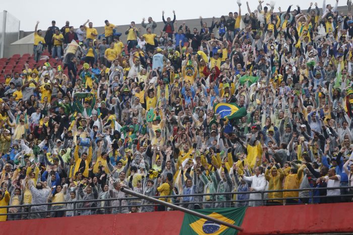 Torcida teve dificuldade para chegar ao Morumbi no amistoso desta sexta (6) | Albari Rosa/Gazeta do Povo