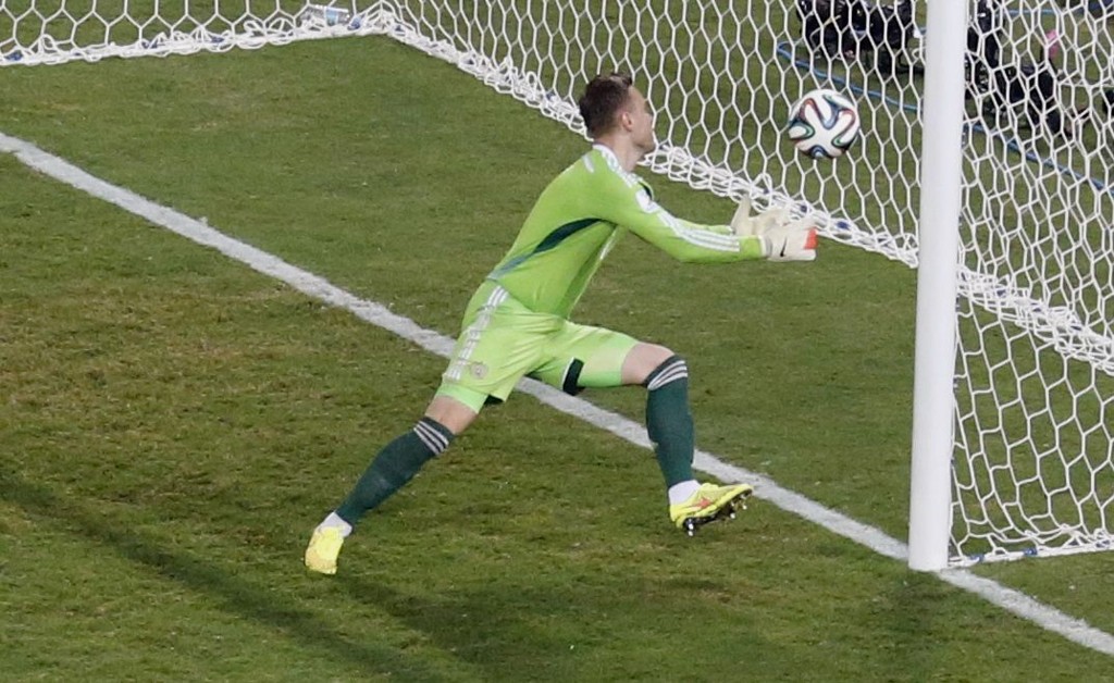 Goleiro da Rússia, Igor Akinfeev, tomou o maior frango desta Copa