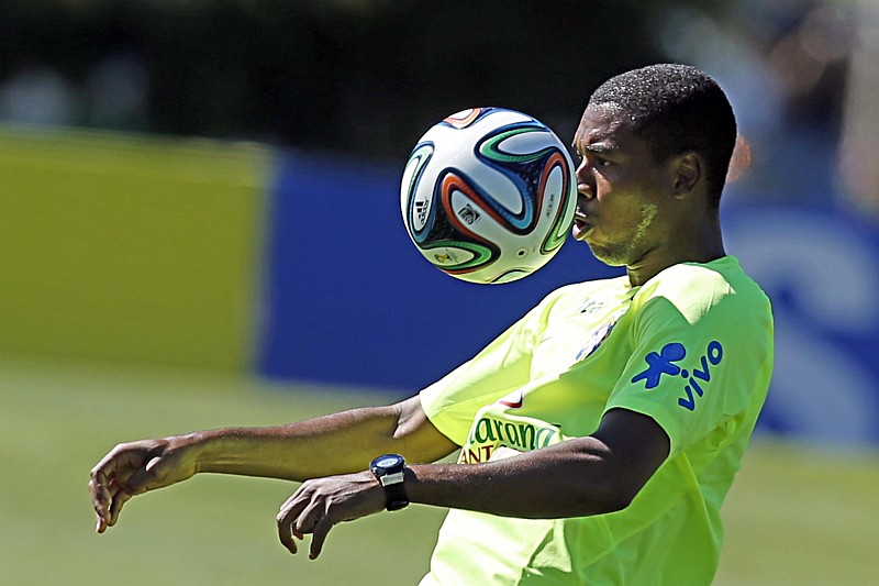 Fernandinho seguiu treinando na Granja Comary enquanto equipe disputou amistoso contra o Panamá | Albari Rosa / Gazeta do Povo