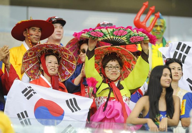 Torcida coreana também apoiou o time |