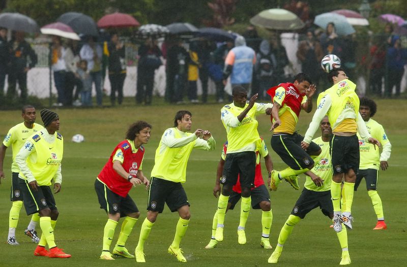 Na atividade, em campo reduzido, Felipão repetiu o time campeão da Copa das Confederações | Hugo Harada / Gazeta do Povo