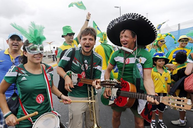Até mariachis vieram para o jogo no Ceará |