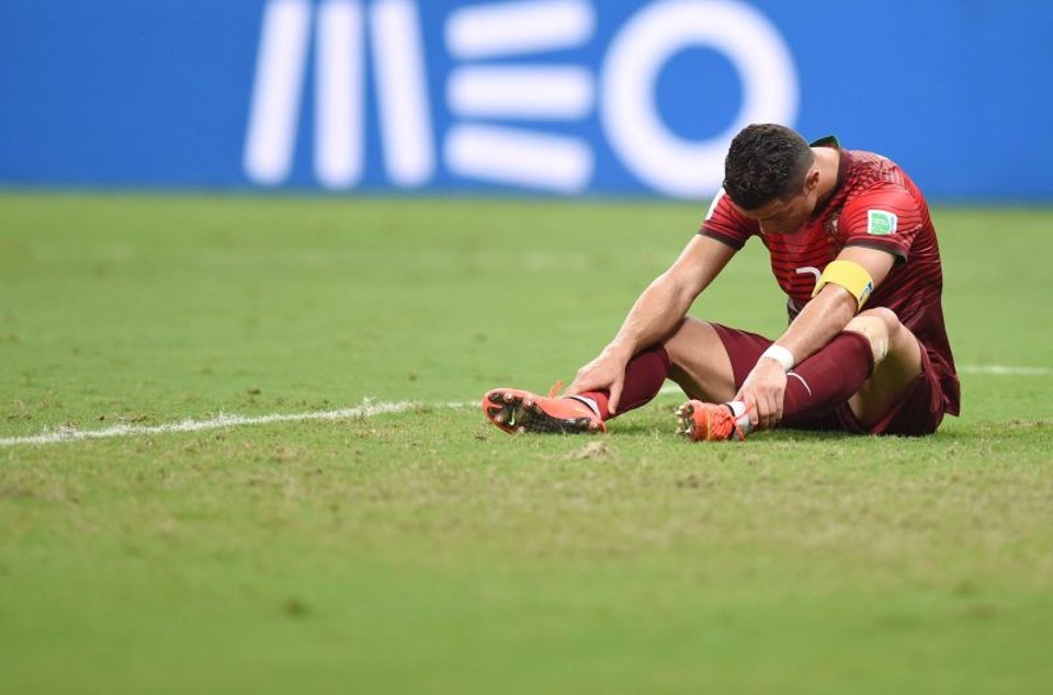 A estrela de Cristiano Ronaldo reluziu no final, com uma assistência para o gol do empate português, feito por Varela | Marius Becker/ Efe
