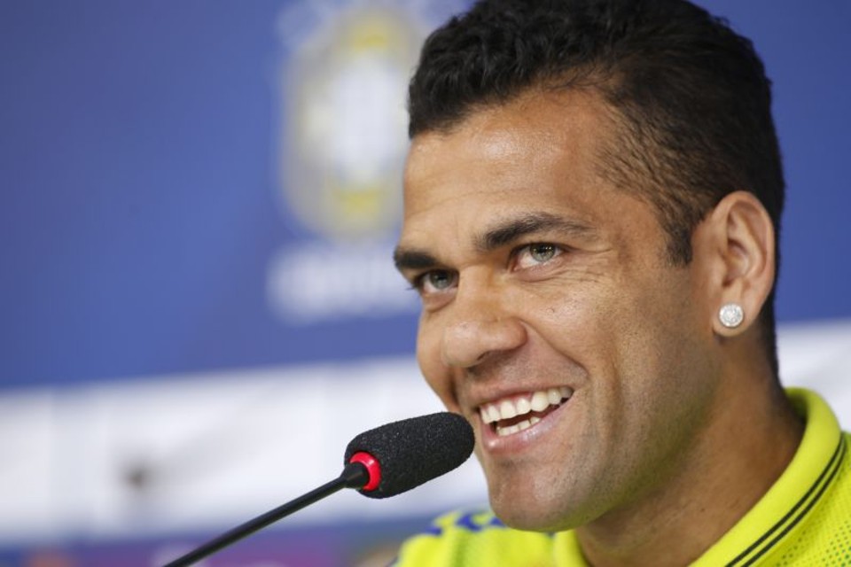 Daniel Alves vê disputa sadia com Maicon | Hugo Harada / Agência de Notícias Gazeta do Povo