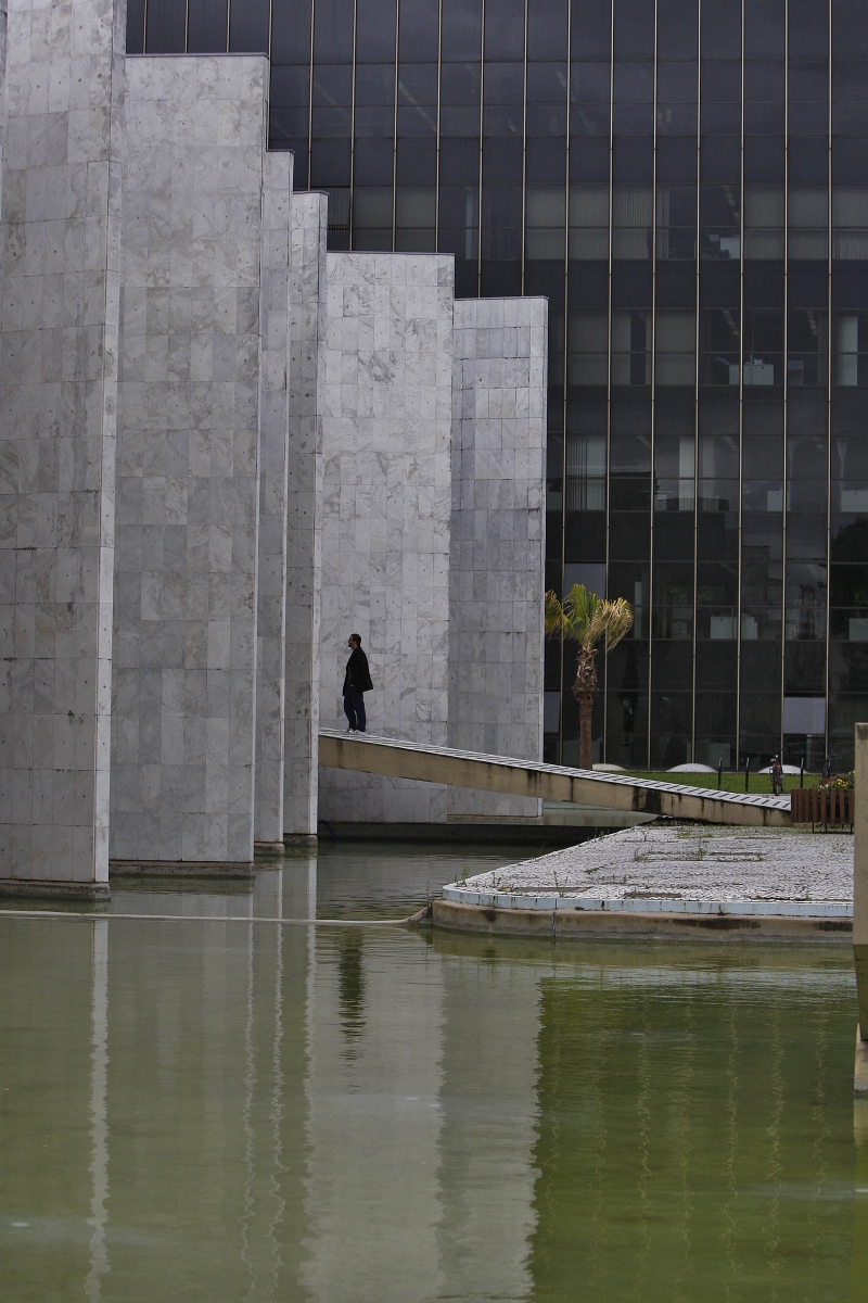 Prédio do Tribunal de Contas: proposta de empresa que apresentou menor preço em licitação foi descartada | Jonathan Campos/ Gazeta do Povo