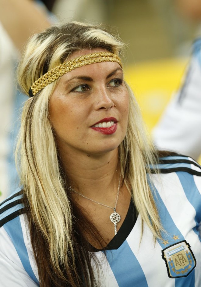 A torcida brasileira começa a gritar 