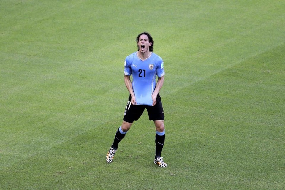O atacante uruguaio Edinson Cavani celebra gol marcado contra Costa Rica | EFE/Paolo Aguilar