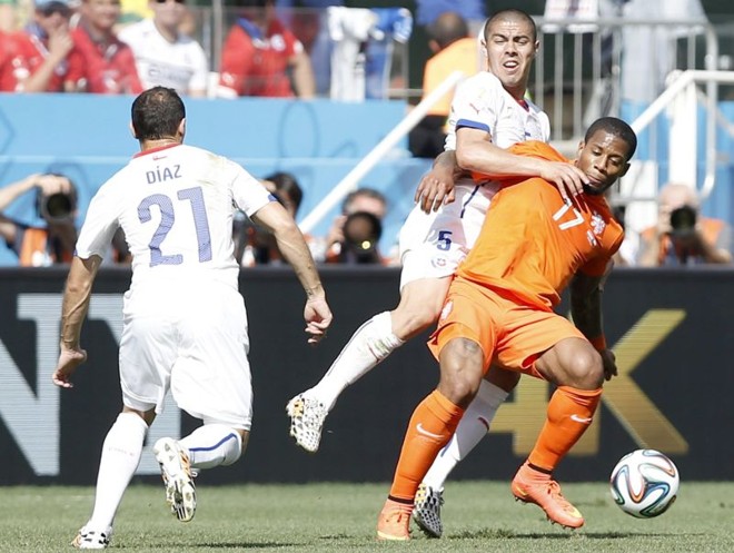 Apesar das duas equipes já estarem classificadas para a próxima fase, Holanda e Chile competem pela liderança do Grupo B | 