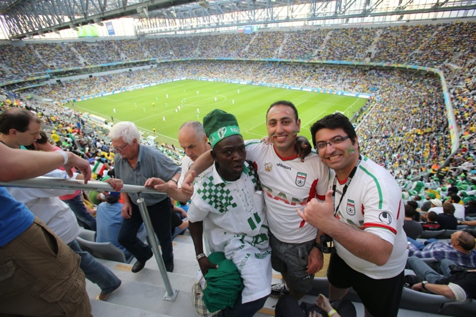Apesar do pouco futebol em campo, torcidas fizeram a festa nas arquibancadas da Arena | Daniel Castellano/ Gazeta do Povo