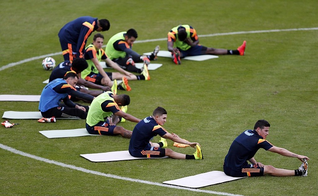James Rodríguez, à direita, nega ser protagonista no time da Colômbia