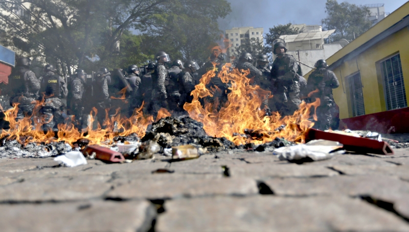 Em São Paulo, foram poucos os manifestantes, mas houve confrontos. Quinze ficaram feridos, entre eles cinco jornalistas | Ricardo Moraes/Reuters