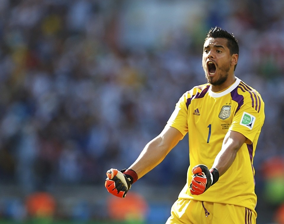 Goleiro argentino Sergio Romero: três grandes defesas no jogo contra o Irã. | REUTERS/Sergio Moraes