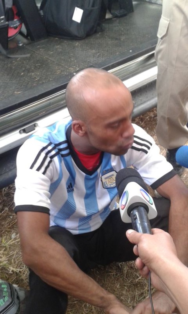 Torcedor foi preso e levado para delegacia após invadir a Cidade do Galo, onde treina a Argentina |