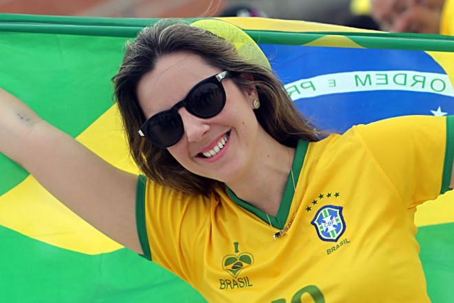 Torcedora brasileira chega ao Castelão |