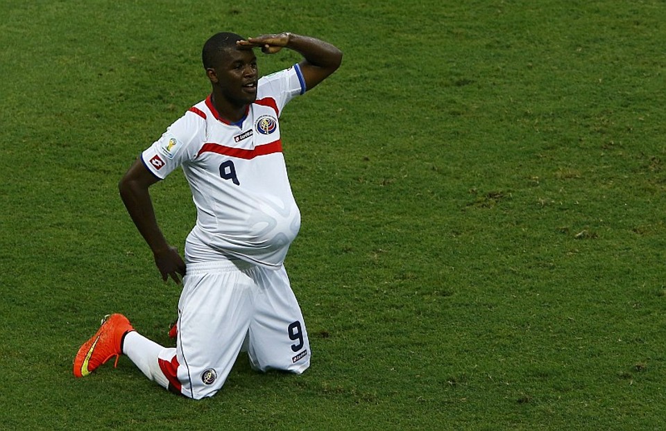 Campbell comemora o gol do empate da Costa Rica. Ticos buscaram virada improvável contra o Uruguai | Mike Blake / Reuters