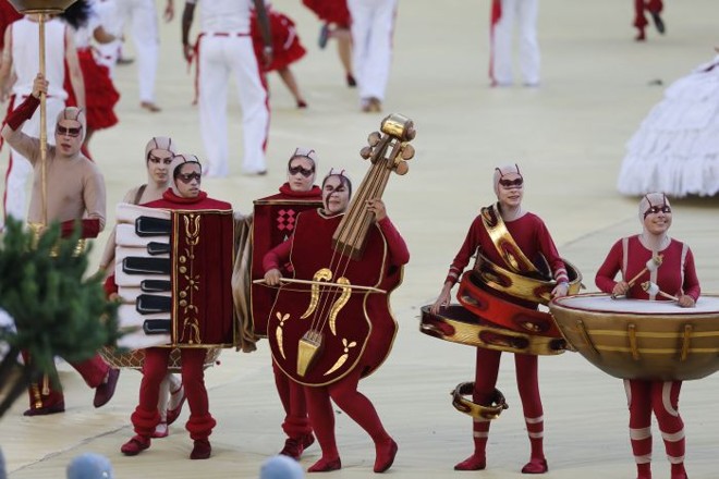 Dançarinos caracterizados homenagearam os vários instrumentos musicais da música brasileira | 