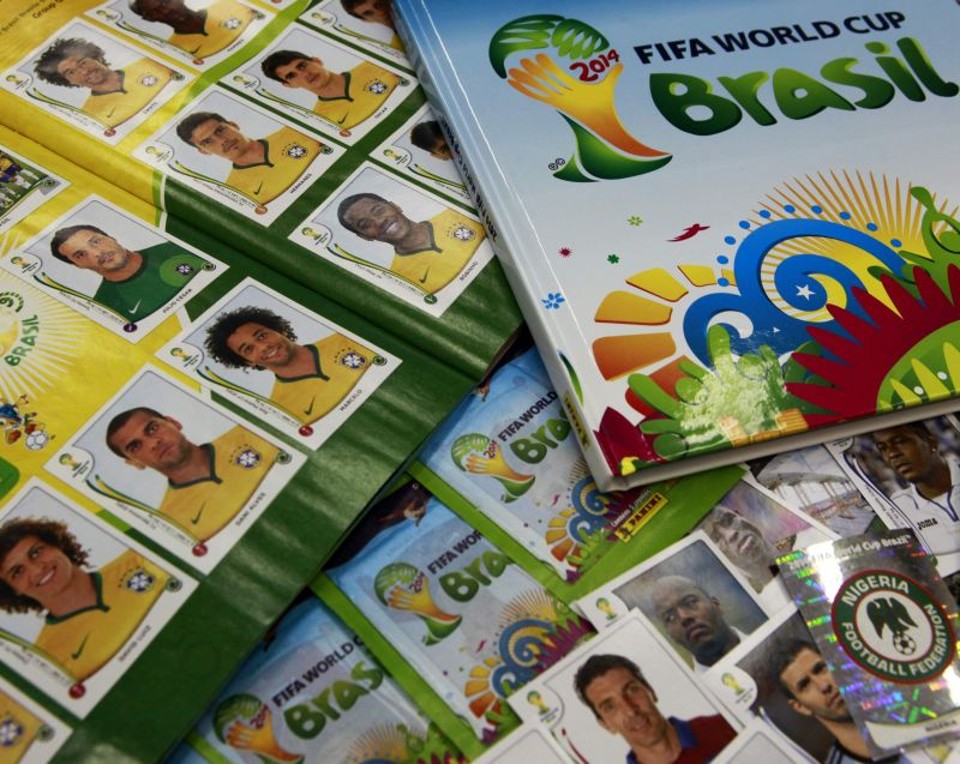 O álbum de figurinhas da Copa começou a ser comercializado em abril, antes das seleções divulgarem a lista dos convocados | REUTERS / Paulo Whitaker