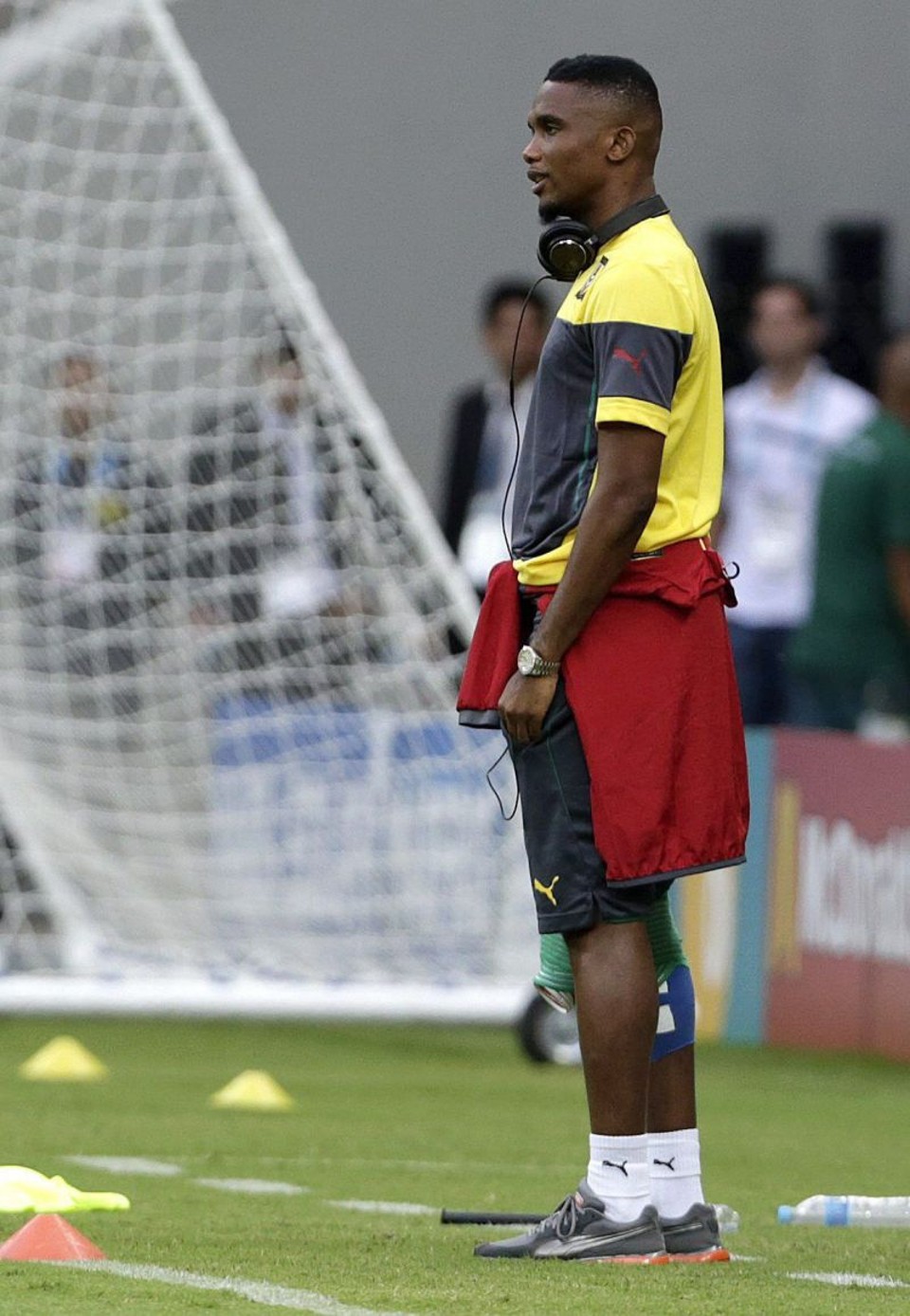Com lesão no joelho, Etoo diz que só Deus será capaz de colocá-lo em campo hoje | Mast Irham/ EFE