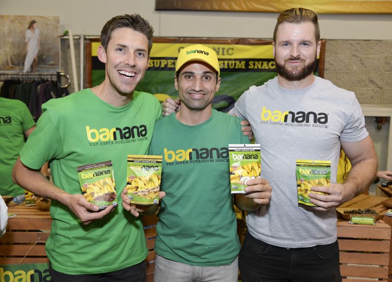 Matt Clifford, Cauê Suplicy e Nik Ingersoll, fundadores do Barnana, empresa desenhada para ser a maior distribuidora mundial de produtos à base da fruta | Divulgação