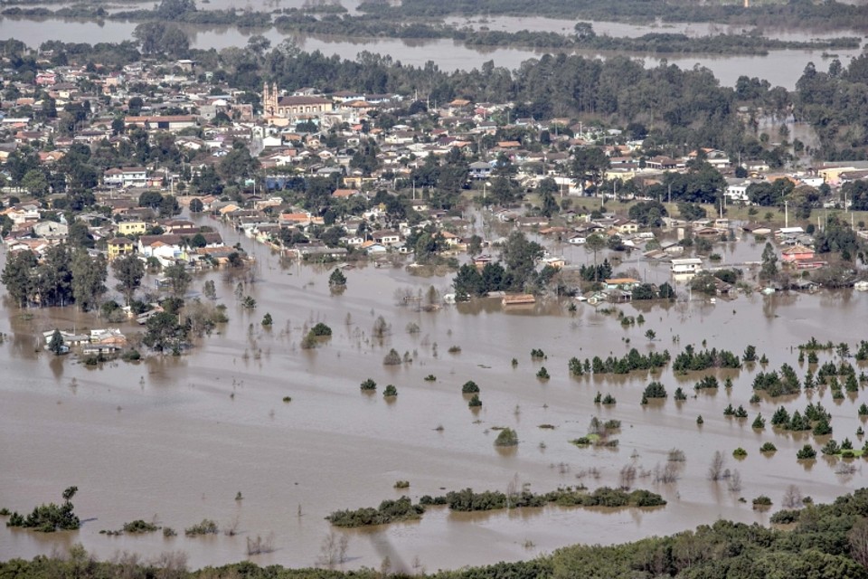 Aproximadamente 40% de União da Vitória foi afetada pela inundação do Rio Iguaçu | Marcelo Andrade/ Gazeta do Povo