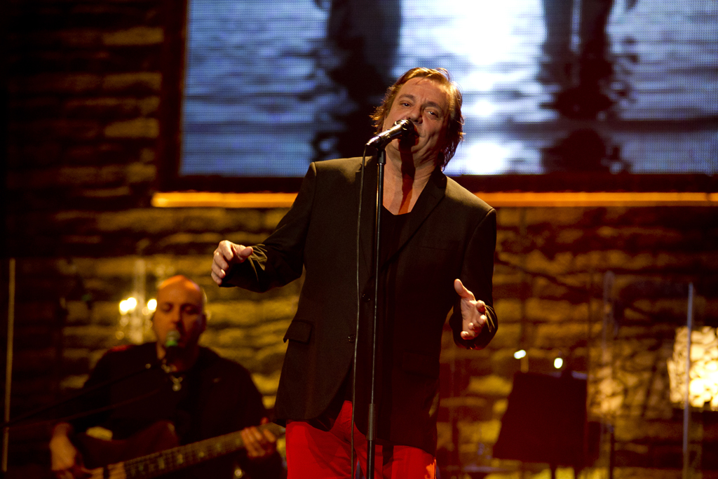 Fábio Jr. levou seu eterno charme ao palco do Teatro Positivo neste sábado (7) | Divulgação/Prime/Gustavo Garett