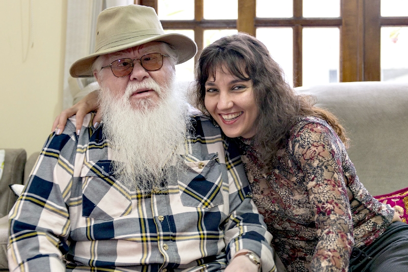 Hermeto Pascoal e Aline Morena em casa, em Santa Felicidade: cabeças e corações cheios de música | Henry Milléo/Gazeta do Povo