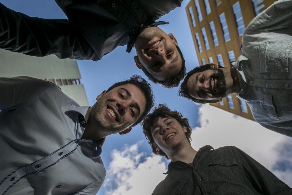 Sebrae mapeia oportunidades em TI Phillippe, Luis, Thiago e Heitor (no sentido horário), do Ideia no Ar, auxiliam startups a se desenvolver: mentes criativas | Marcelo Andrade/Gazeta do Povo