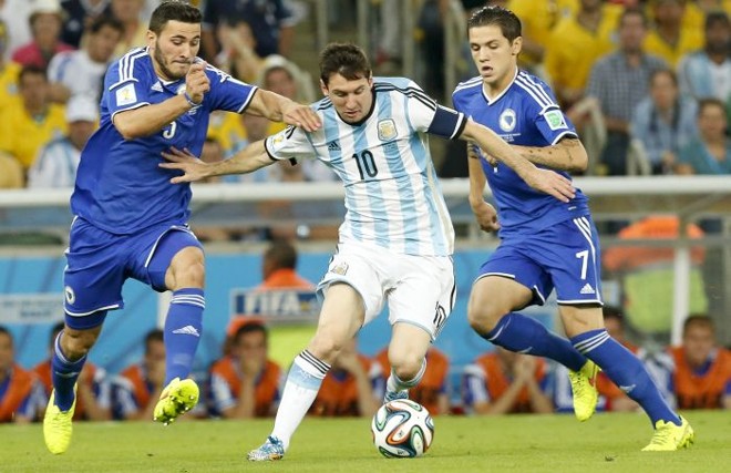 Argentino Messi marcou o segundo gol da história dele na Copa e foi fundamental na vitória da Argentina | 