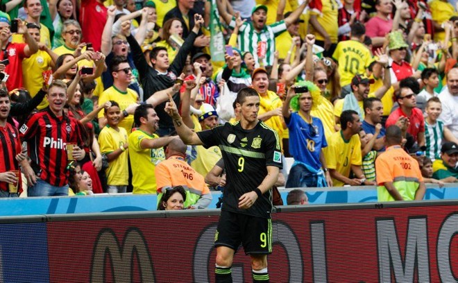 Fernando Torres comemora gol da Espanha diante da Austrália |