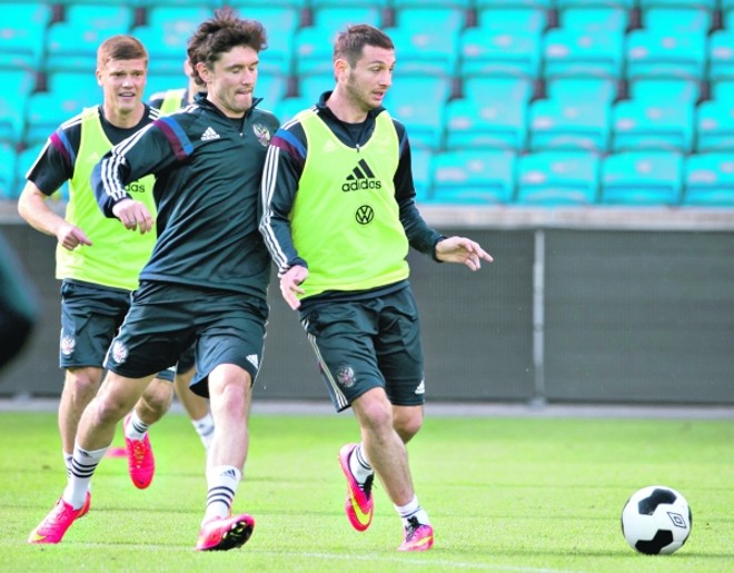 Dzagoev (Rússia): O habilidoso meia de 23 anos segue no CSKA Moscou, mas poderia ser de qualquer grande clube europeu. Seu valor de mercado (20,24 mi de euros) mostra isso. E deixa claro o poder econômico do futebol local |