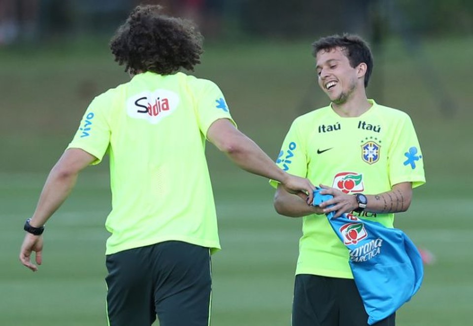 Bernard afirma que o clima na seleção está bom para a conquista do hexa | Mowa Press