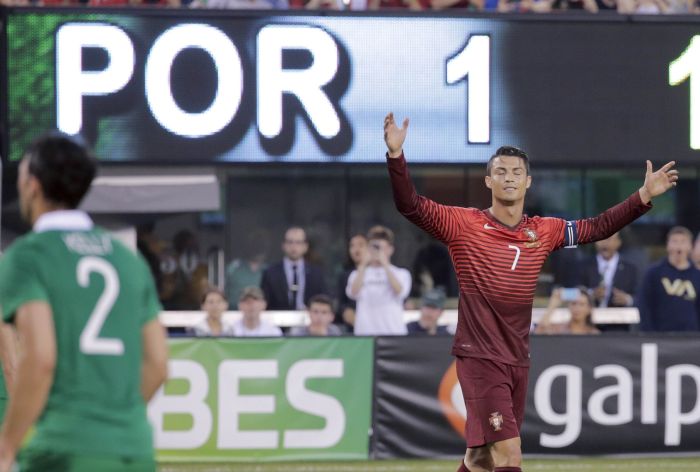 Cristiano Ronaldo, de Portugal, mostrou-se recuperado das lesões que preocupavam treinador Paulo Bento | Reuters
