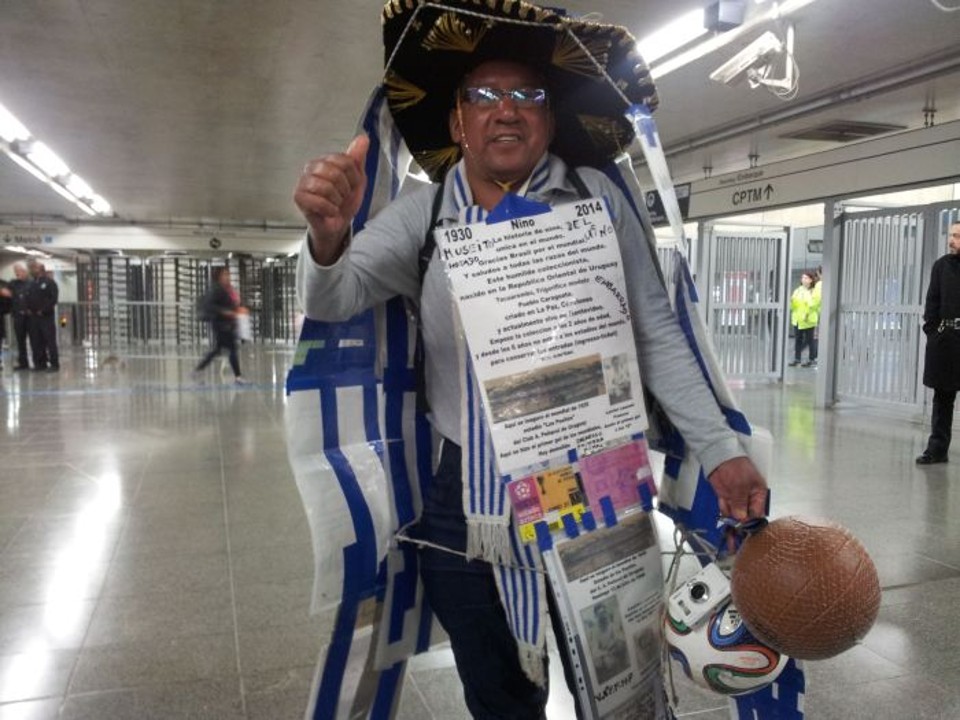 Felisvino Ledesma acompanhou o jogo do Uruguai contra a Inglaterra perto do Itaquerão | Rafael Valente / Folhapress