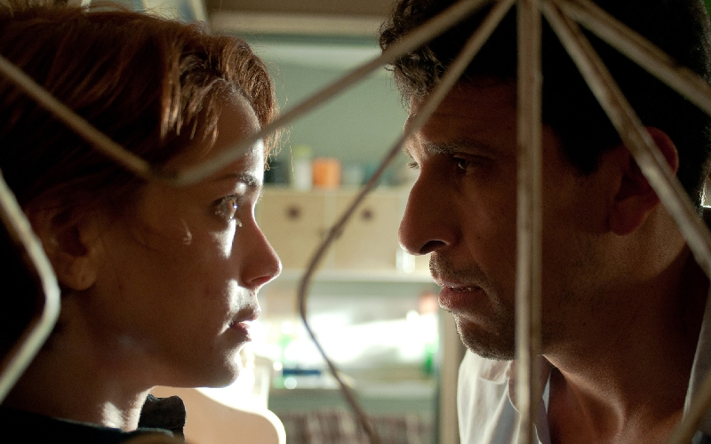 Leandra Leal e Milhem Cortaz: paixão trágica em O Lobo Atrás da Porta | Divulgação