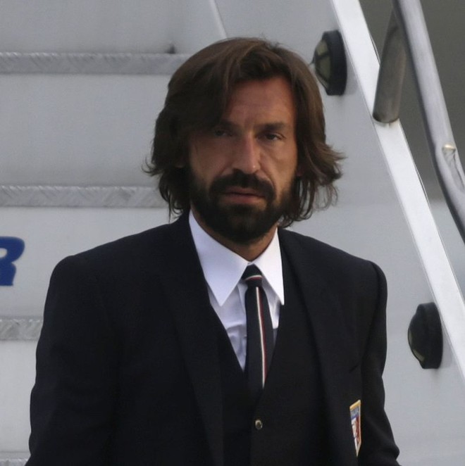 Pirlo (Itália) Aos 35 anos, o meia italiano é um raro caso de consenso entre homens e mulheres. Por eles, é considerado um dos mais técnicos da competição; por elas, também um dos mais charmosos, sem muita discussão. | 