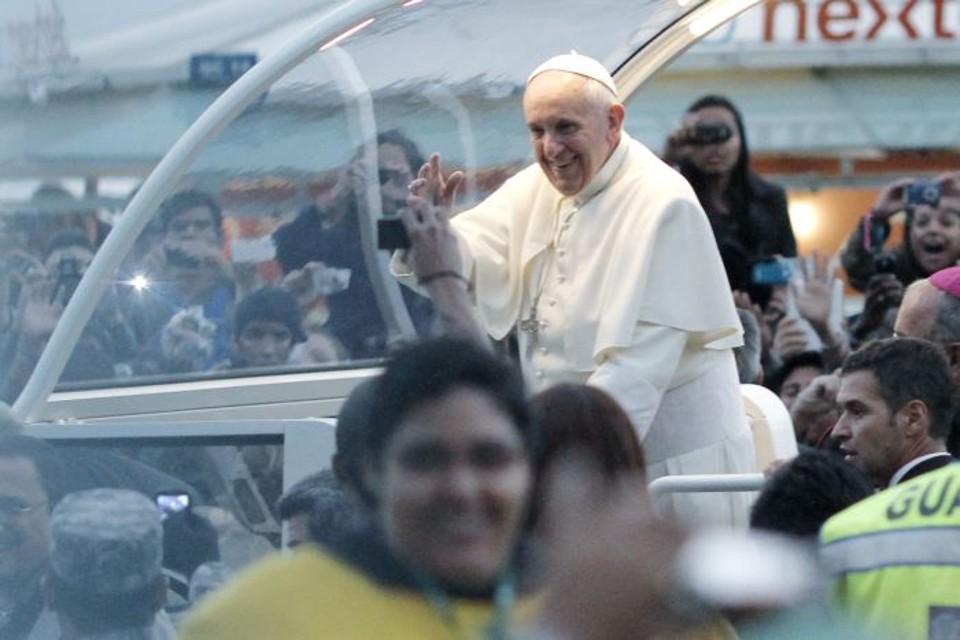Papa Francisco durante a Jornada Mundial da Juventude. Pontíficie teve imagens e discurso usados em comercial de tevê | Wenderson Araújo/Gazeta do Povo