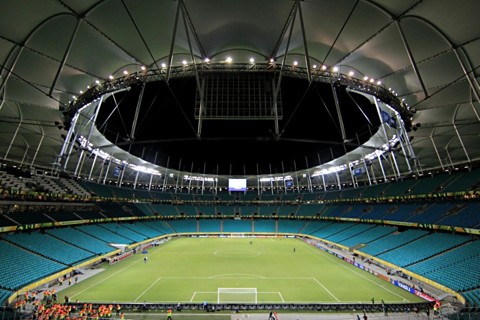 Governo garante abastecimento adequado de energia nos estádios Arena Fonte Nova, um dos estádios da Copa, iluminada | Albari Rosa/Gazeta do Povo