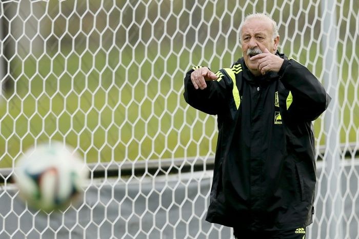 Técnico da Espanha, Vicente del Bosque, exige toques rápidos, mas para a frente | Reuters