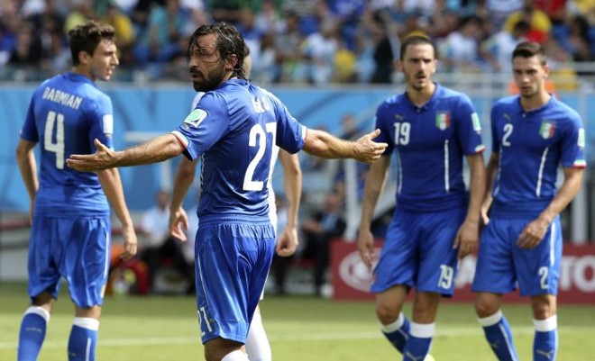 Jogadores italianos durante partida contra o Uruguai na Arena das Dunas | 