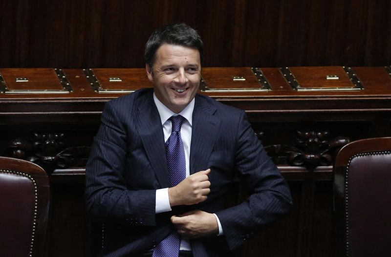 O primeiro-ministro italiano Matteo Renzi, de gravata | REUTERS/Remo Casilli