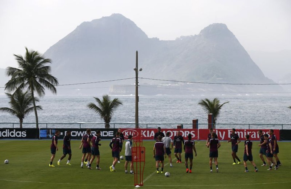 Ingleses treinaram sob forte calor no Rio | REUTERS / Darren Staples