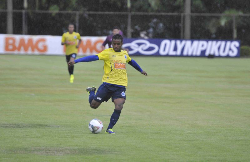 Élber pode reforçar o Coritiba | Juarez Rodrigues / Estado de MInas