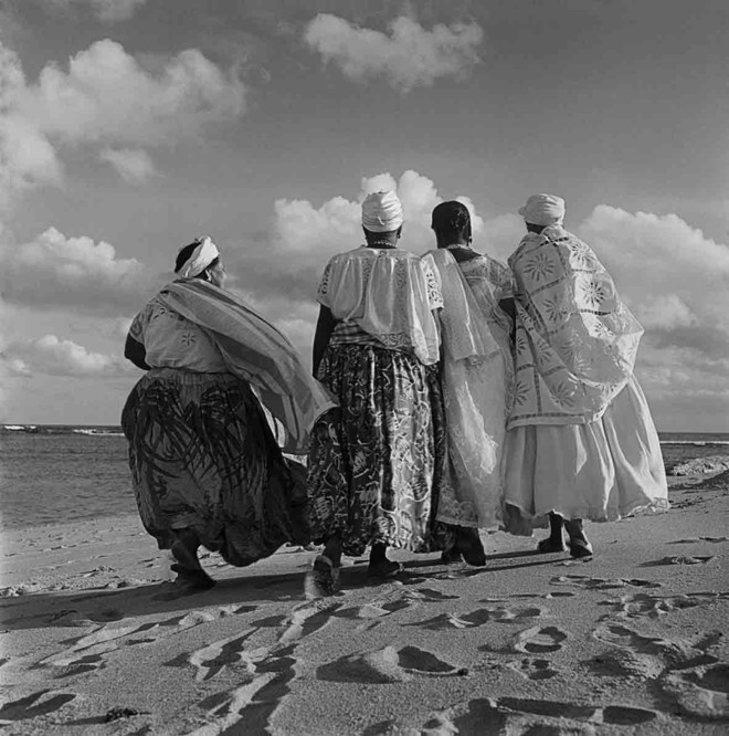 Foto de Flávio Damm registra bloco de mães-de-santo em Salvador (BA) |