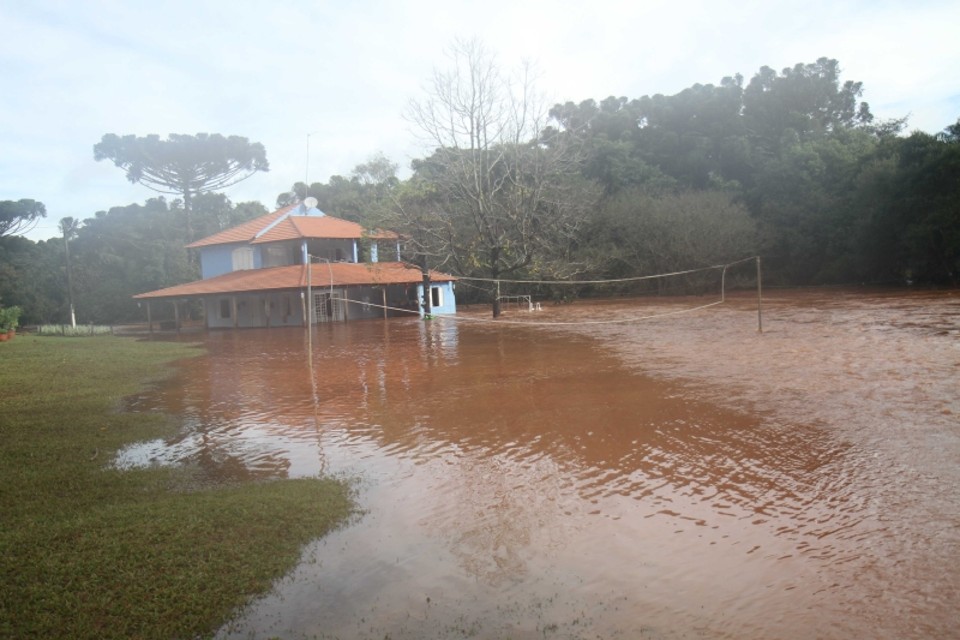 Chuva deve dar lugar à massa de ar frio e seco Juvinópolis, distrito de Cascavel, no Oeste do estado | Mateus Barbieri/Jornal Hoje