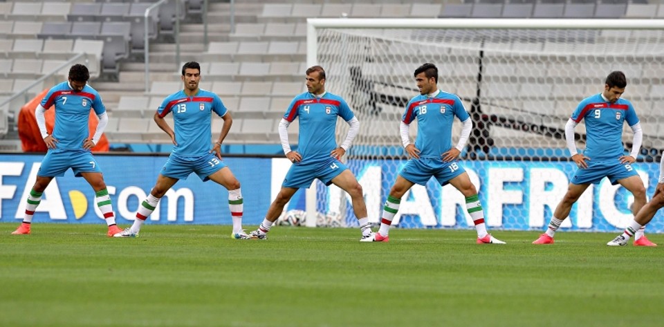 Iranianos durante o treino de reconhecimento do gramado da Arena: Nosso Mundial é a Nigéria, avisa o técnico Carlos Queiroz | Jonathan Campos/ Gazeta Povo