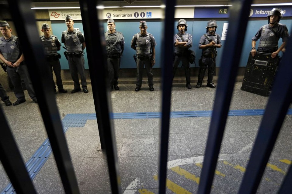 Para evitar o caos, a Polícia Militar de São Paulo ocupou a estação Ana Rosa, na manhã desta segunda-feira (9) |