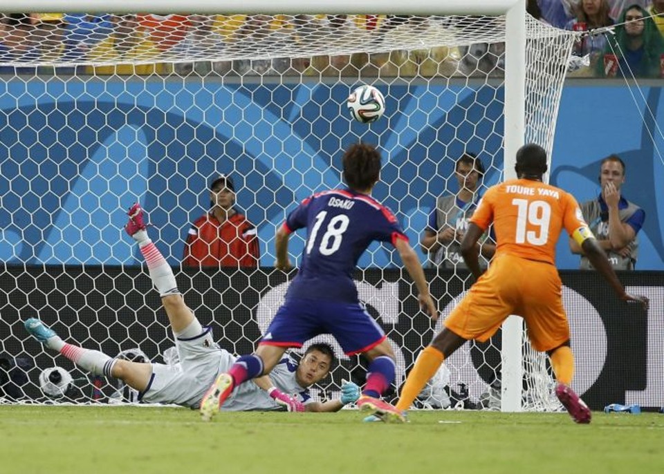 Goleiro do Japão, Eiji Kawashima, faz boa defesa em partida contra a Costa do Marfim | Reuters