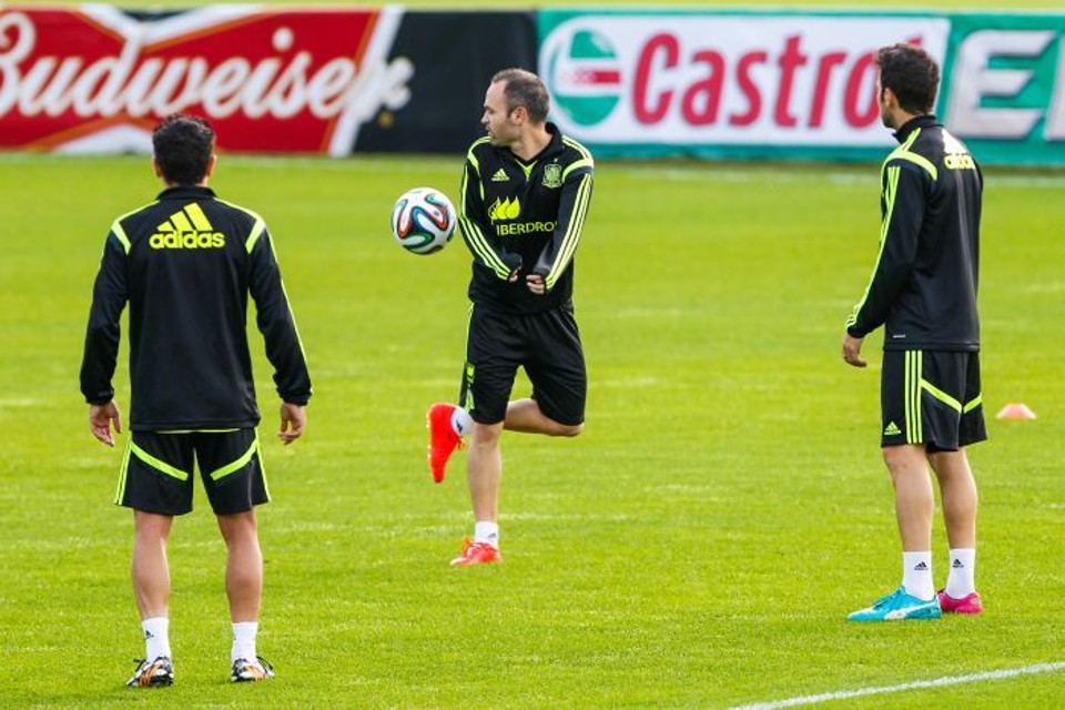 Espanha treina pela primeira vez no CT do Caju Fabregas, David Villa e Diego Costa no treino da Espanha no CT do Caju | Bruno Covello / Gazeta do Povo