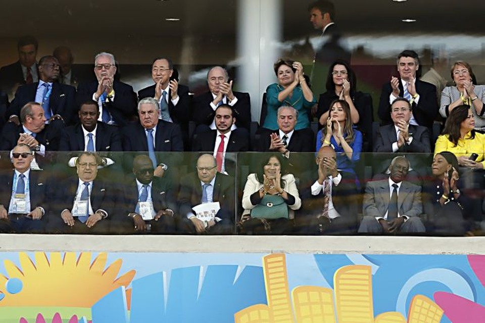 A presidente Dilma enfrentou 3 minutos de xingamentos na tribuna do Itaquerão | Albari Rosa / Gazeta do Povo
